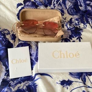 Chloe Rosie Scallop Square Sunglases .